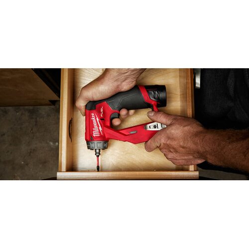 Новий шуруповерт/дриль Milwaukee M12 FUEL