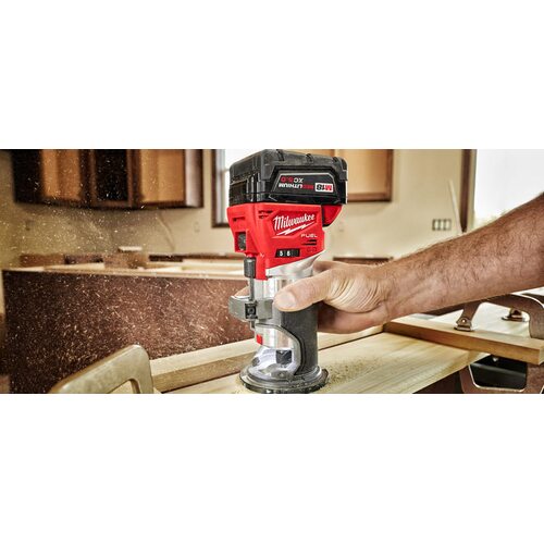 Компактний фрезер Milwaukee M18 FUEL