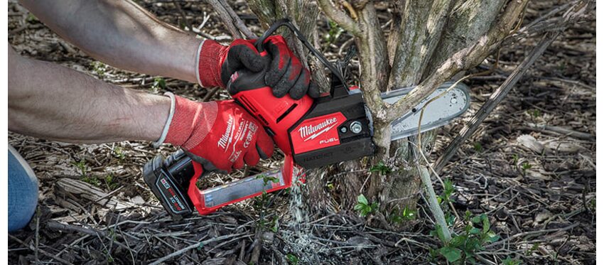 Акумуляторна цепна пила Milwaukee M12 FUEL Hatchet