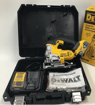 Акумуляторний лобзик DEWALT DCS331M1 20V MAX *