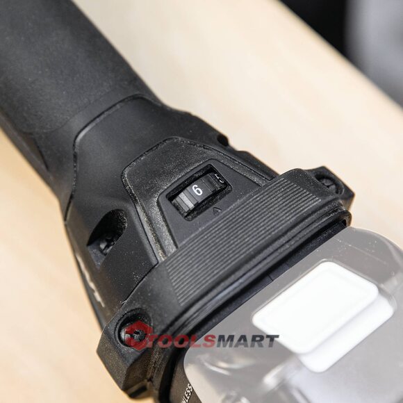кумуляторний безщітковий реноватор Makita XMT04ZB 18V LXT