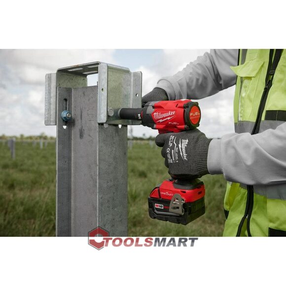 Акумуляторний ударний гайковерт 3/8 Milwaukee 3060-20 M18 FUEL